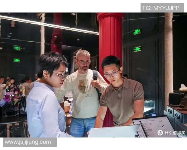 武汉网球队在大师赛中的团队协作展现出色值得赞赏与学习